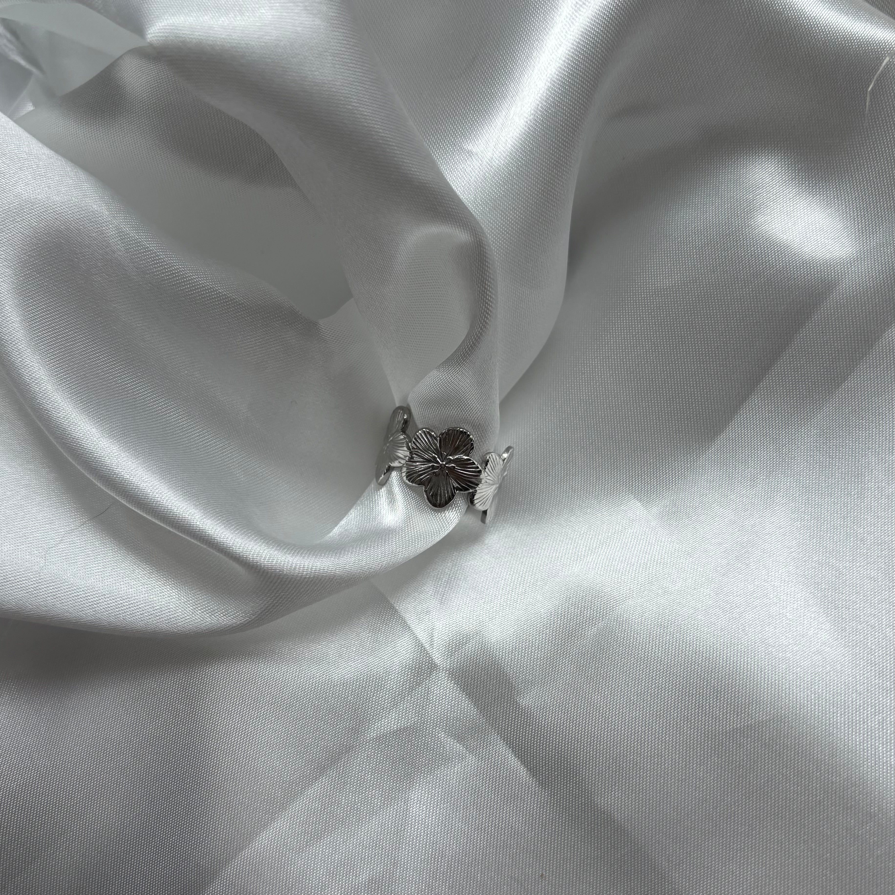 La bague Flora argent