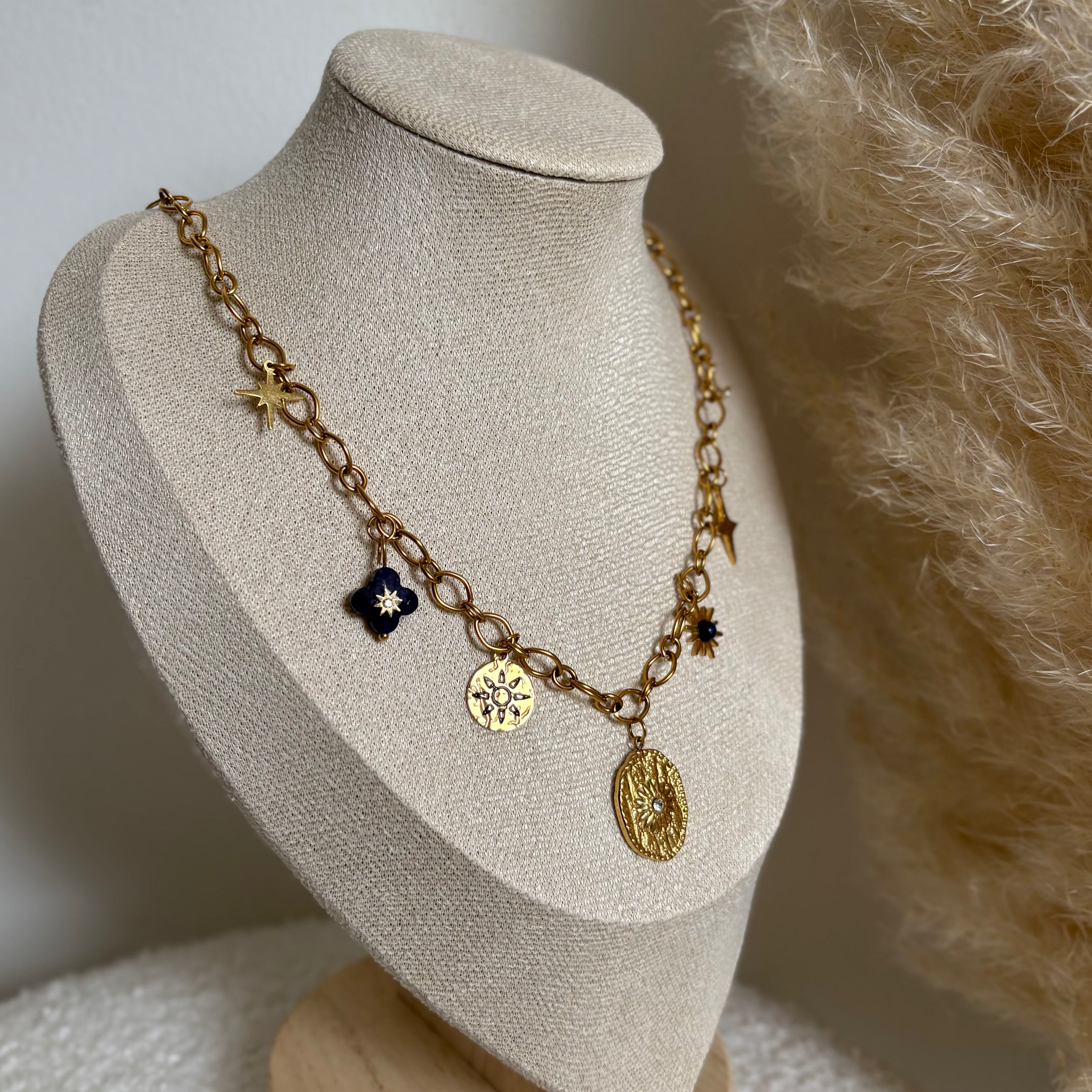 Collier Astra